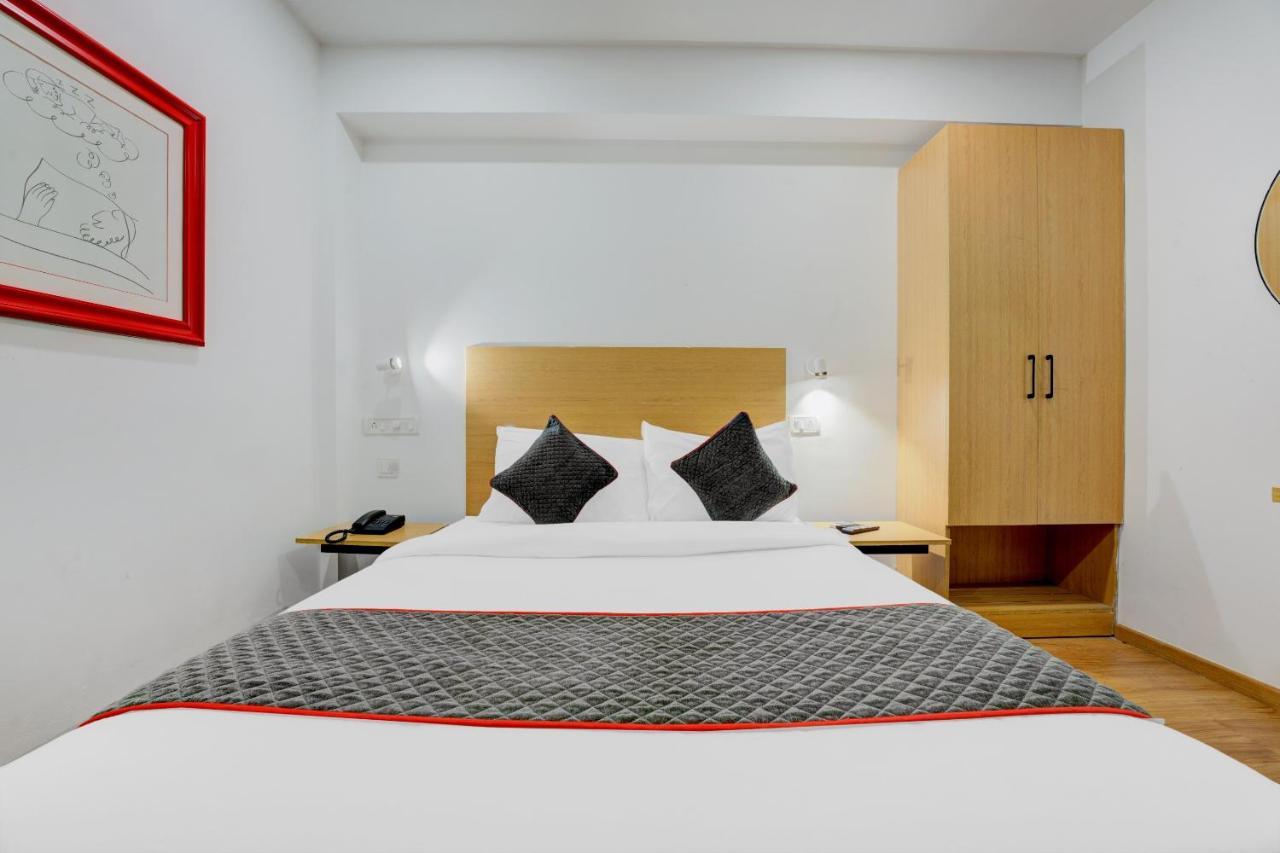 Oyo Townhouse 74871 Thoraipakkam Hotel Chennai Eksteriør billede