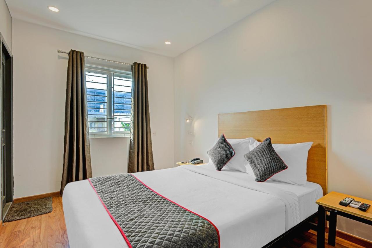 Oyo Townhouse 74871 Thoraipakkam Hotel Chennai Eksteriør billede