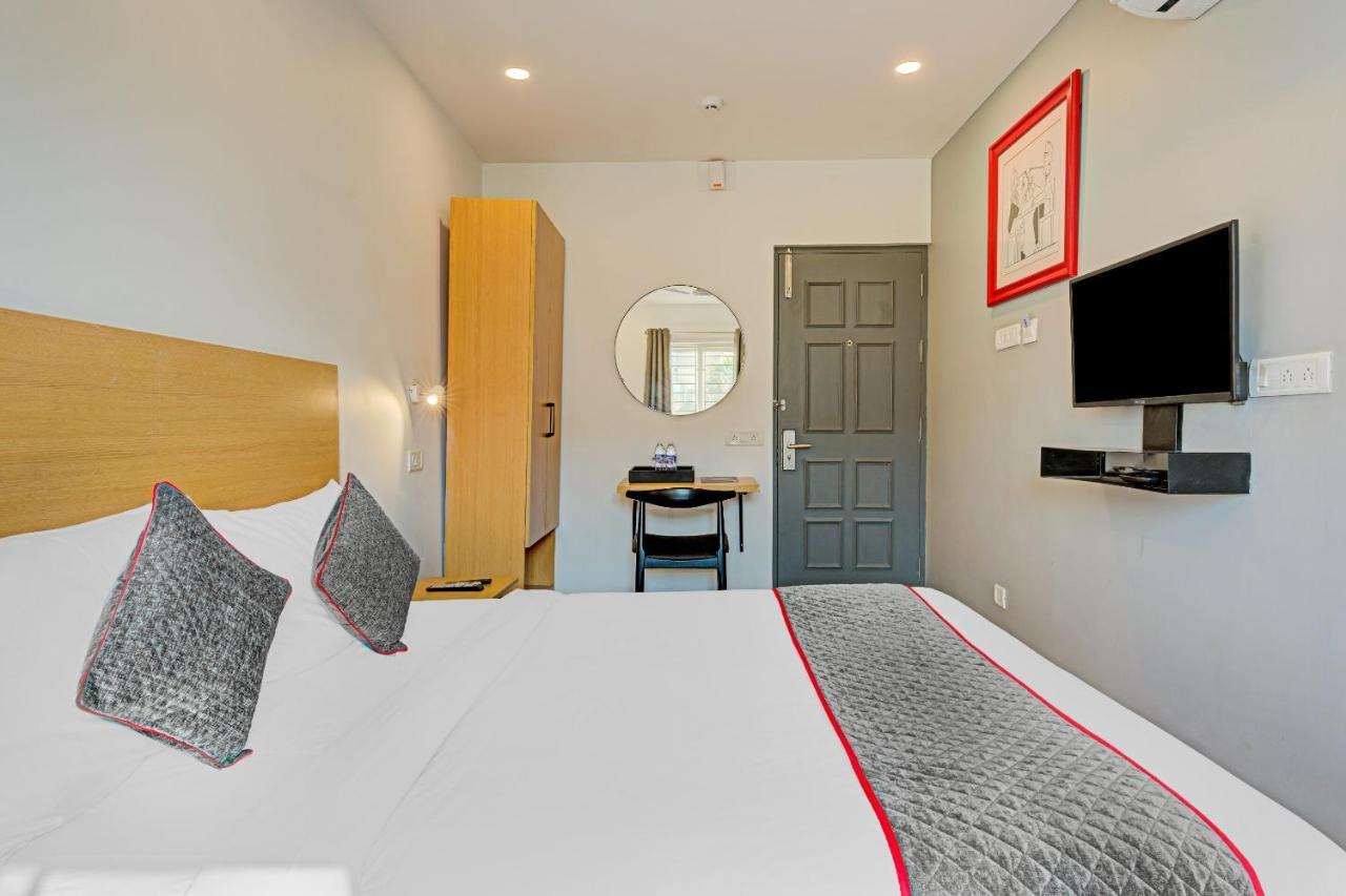 Oyo Townhouse 74871 Thoraipakkam Hotel Chennai Eksteriør billede