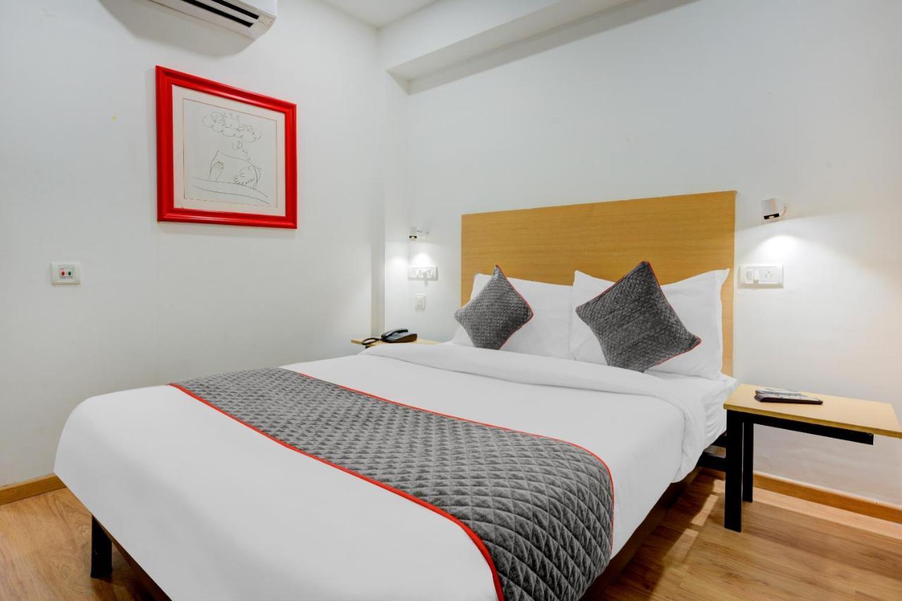 Oyo Townhouse 74871 Thoraipakkam Hotel Chennai Eksteriør billede