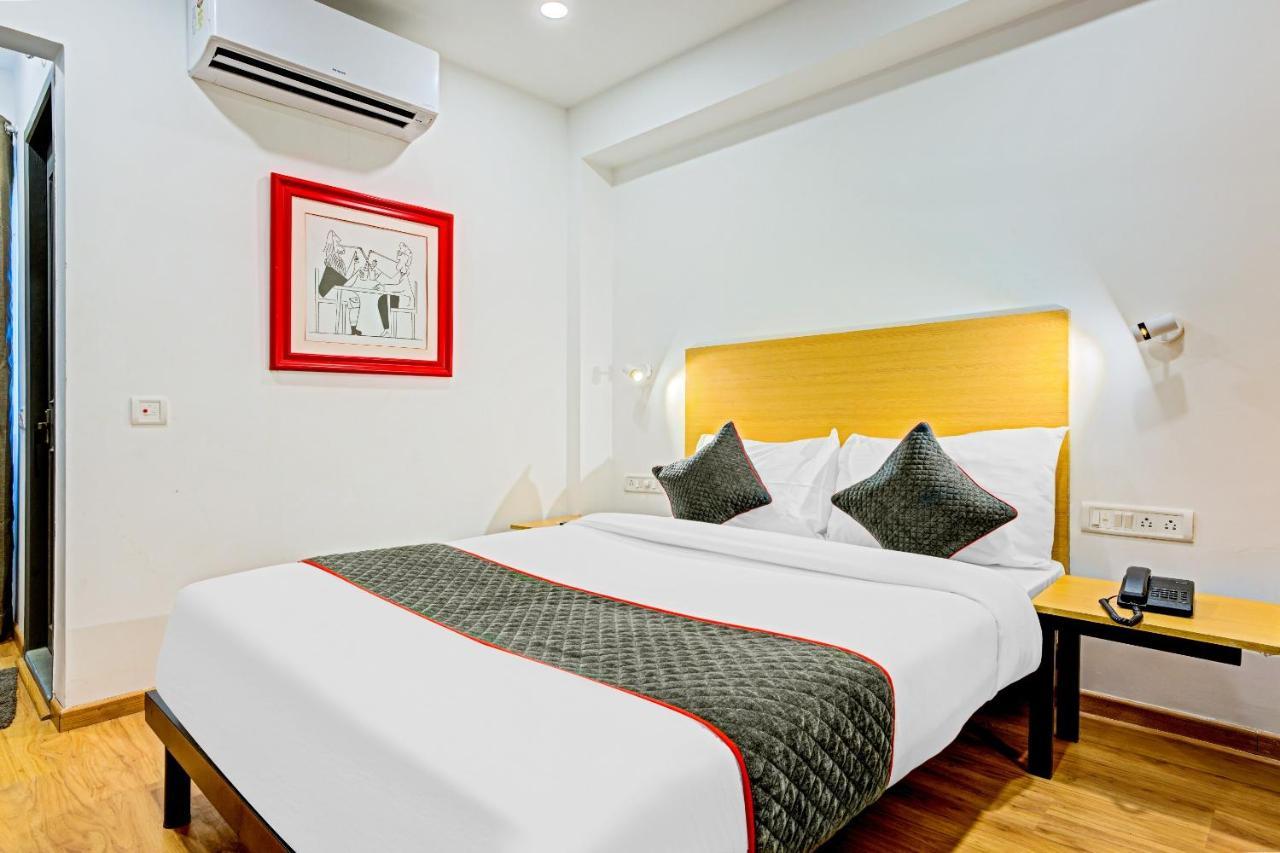 Oyo Townhouse 74871 Thoraipakkam Hotel Chennai Eksteriør billede
